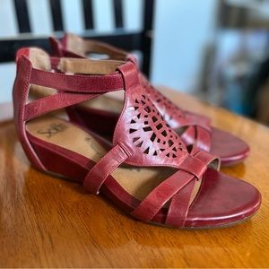 Sofft Red Leather Walking Sandals size 8